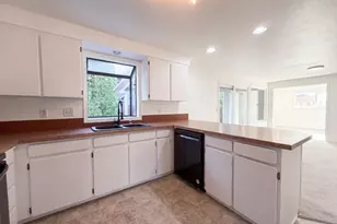 5810 NW Landing Dr, Portland, OR 97229 - Photo 17