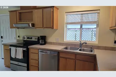 540 Shorepines Ct, Coos Bay, OR 97420 - Photo 7