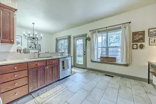 6885 Simeon Dr, Springfield, OR 97478 - Photo 17