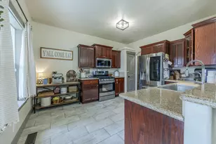 6885 Simeon Dr, Springfield, OR 97478 - Photo 15