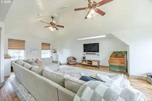 6885 Simeon Dr, Springfield, OR 97478 - Photo 23