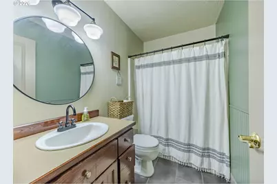 6885 Simeon Dr, Springfield, OR 97478 - Photo 29