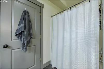 6885 Simeon Dr, Springfield, OR 97478 - Photo 35