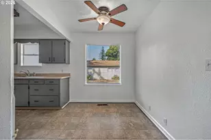 1745 SE 176th Ave, Portland, OR 97233 - Photo 9