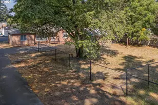 1745 SE 176th Ave, Portland, OR 97233 - Photo 35
