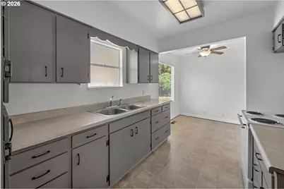 1745 SE 176th Ave, Portland, OR 97233 - Photo 13