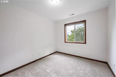 810 E 9th St #B8, Newberg, OR 97132 - Photo 15