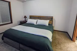 810 E Ninth St, Newberg, OR 97132 - Photo 9