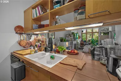1030 NW Johnson St #219, Portland, OR 97209 - Photo 9