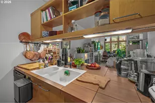 1030 NW Johnson St, Portland, OR 97209 - Photo 9