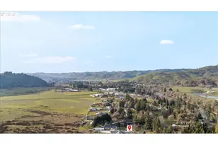 369 Upper Camp Loop Rd, Roseburg, OR 97470 - Photo 33