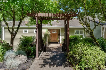 107 Garibaldi St, Lake Oswego, OR 97035 - Photo 1