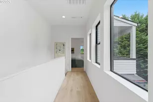 9261 SW 1st Ave, Portland, OR 97219 - Photo 19