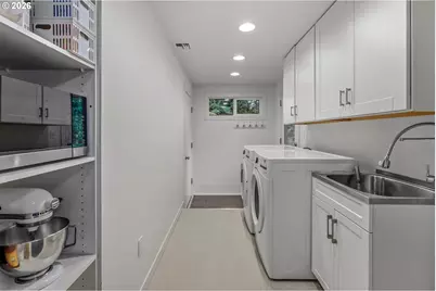 5655 SW Idaho St, Portland, OR 97221 - Photo 17