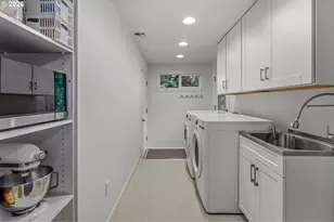 5655 SW Idaho St, Portland, OR 97221 - Photo 17