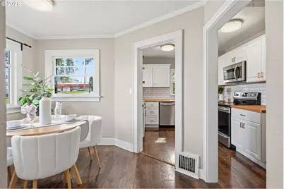 4043 NE 80th Ave, Portland, OR 97213 - Photo 9