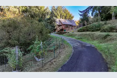 36494 Battle Creek Ln, Astoria, OR 97103 - Photo 3