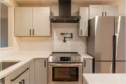 660 SW Coral St, Junction City, OR 97448 - Photo 9