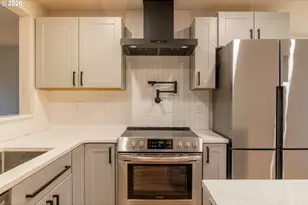 660 SW Coral St, Junction City, OR 97448 - Photo 9