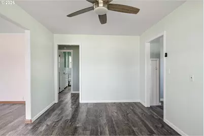 694 32nd St, Springfield, OR 97478 - Photo 13