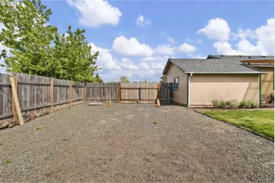 694 32nd St, Springfield, OR 97478 - Photo 35