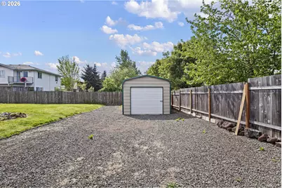 694 32nd St, Springfield, OR 97478 - Photo 37