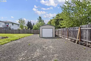 694 32nd St, Springfield, OR 97478 - Photo 37
