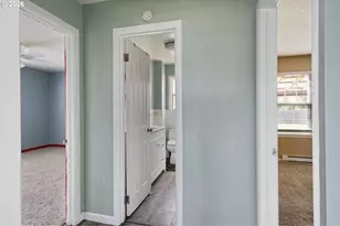 694 32nd St, Springfield, OR 97478 - Photo 19