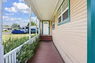 694 32nd St, Springfield, OR 97478 - Photo 7