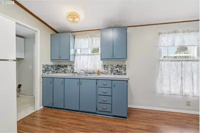 4966 Parsons Ave, Eugene, OR 97402 - Photo 9