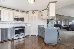 242 NW Walnut Ave, Dundee, OR 97115 - Photo 13