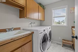 242 NW Walnut Ave, Dundee, OR 97115 - Photo 17