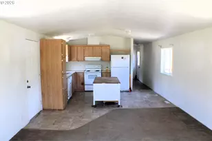 100 Opossum Ln, Myrtle Creek, OR 97457 - Photo 9