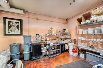 941 W 3rd Ave, Eugene, OR 97402 - Photo 17