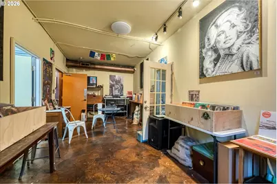 941 W 3rd Ave, Eugene, OR 97402 - Photo 13