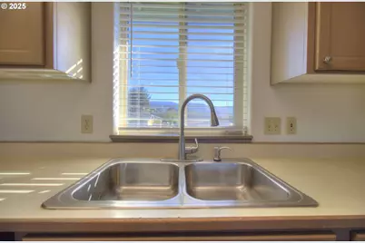 405 Arnold Ln, Brookings, OR 97415 - Photo 9