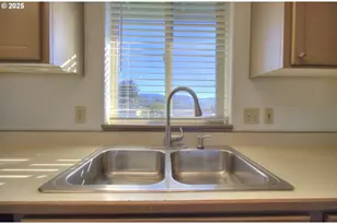 405 Arnold Ln, Brookings, OR 97415 - Photo 9