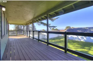 405 Arnold Ln, Brookings, OR 97415 - Photo 3