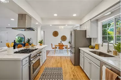 2641 SE 168th Ave, Portland, OR 97236 - Photo 7