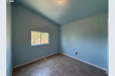 146 1st St, Myrtle Point, OR 97458 - Photo 23