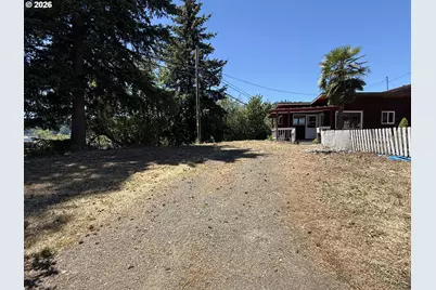 146 1st St, Myrtle Point, OR 97458 - Photo 43