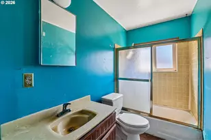 1637 NE 75th Ave, Portland, OR 97213 - Photo 15