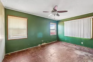 1637 NE 75th Ave, Portland, OR 97213 - Photo 5