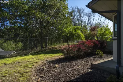302 Arcadia Dr, Roseburg, OR 97471 - Photo 29