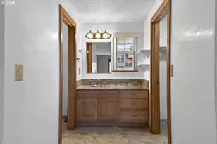 302 Arcadia Dr, Roseburg, OR 97471 - Photo 19