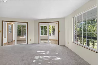 302 Arcadia Dr, Roseburg, OR 97471 - Photo 9