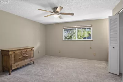 302 Arcadia Dr, Roseburg, OR 97471 - Photo 15