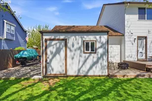 744 E Heritage Loop, La Center, WA 98629 - Photo 33
