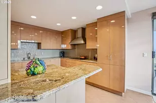 2211 SW 1st Ave, Portland, OR 97201 - Photo 17