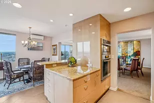 2211 SW 1st Ave, Portland, OR 97201 - Photo 19